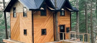 Tree House + Wi-Fi +kitchen +bathroom +2 bedrooms 