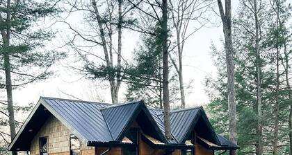 Tree House + Wi-Fi +kitchen +bathroom +2 bedrooms