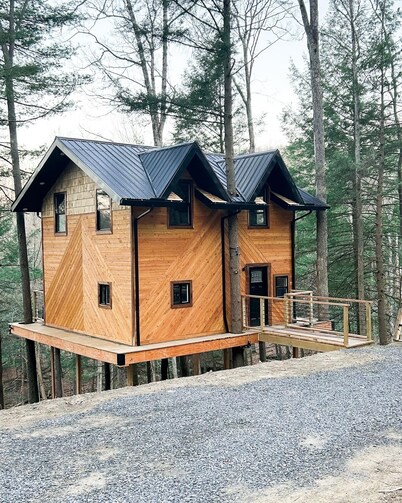 Tree House + Wi-Fi +kitchen +bathroom +2 bedrooms 