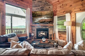 Smart TV, caminetto, monitor per computer