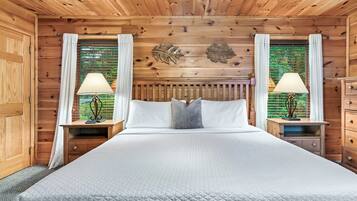 4 quartos, escrivaninha, ferros/tábuas de passar roupa