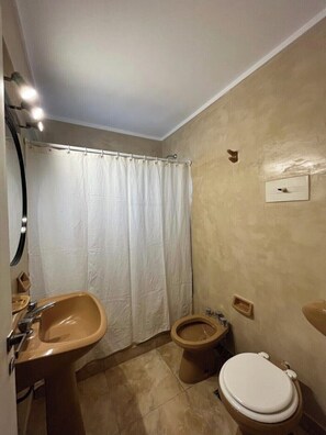 Handtücher, Seife, Toilettenpapier