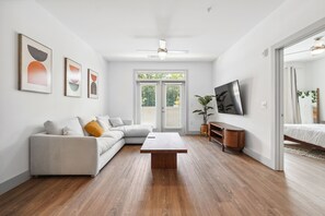 1 habitación, tabla de planchar con plancha, wifi y ropa de cama