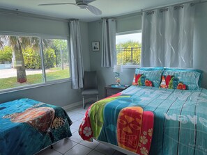 3 habitaciones, tabla de planchar con plancha, wifi y ropa de cama 