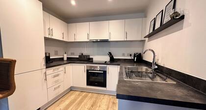 1 -bed Apartment Close to Gatwick Airport