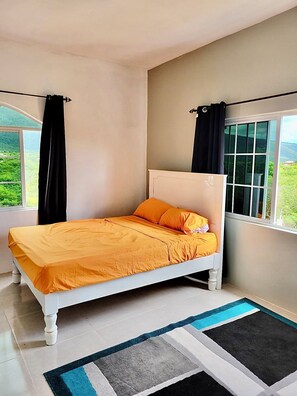 4 bedrooms, iron/ironing board, free WiFi, bed sheets