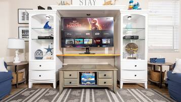 House, Multiple Beds, Hot Tub, Garden View | Interior