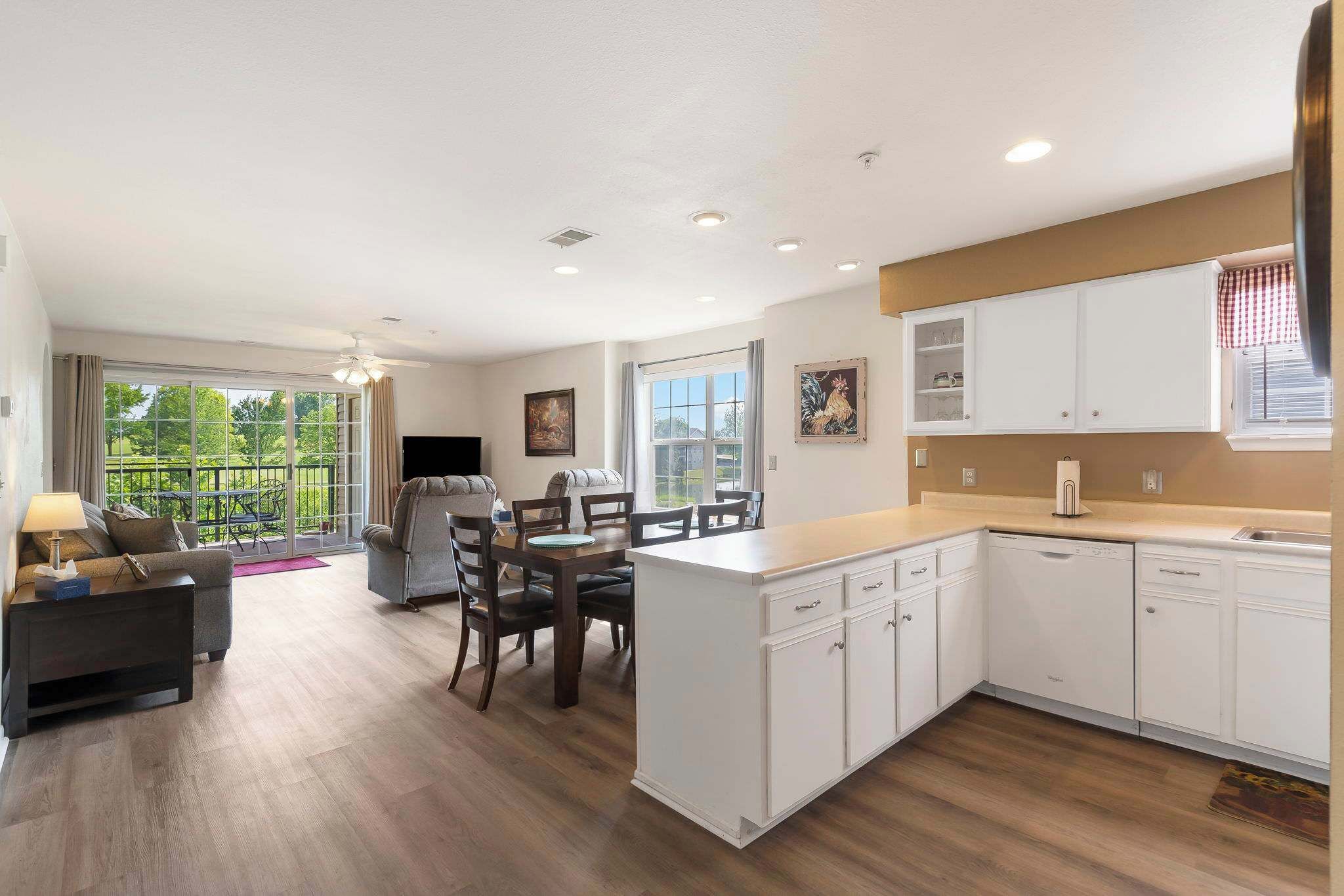 Condo, Multiple Beds, Balcony, Golf View (The Rockford Escape) | Living area | 42-inch flat-screen TV with digital channels