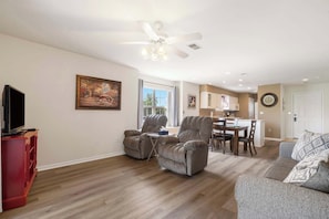 Condo, Multiple Beds, Balcony, Golf View (The Rockford Escape) | Living area | 42-inch flat-screen TV with digital channels