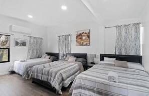 4 bedrooms, desk, iron/ironing board, free WiFi