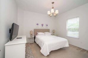 House, Multiple Beds, Kitchen | 3 bedrooms, individually decorated, individually furnished, free WiFi - Urban Escape (Cincinnati)