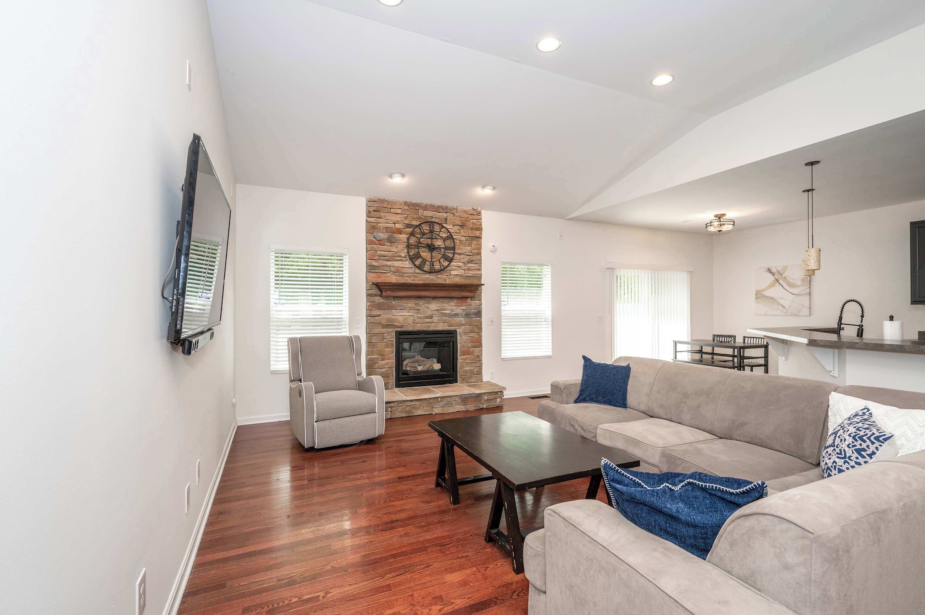 House, Multiple Beds, Kitchen | Living area | TV