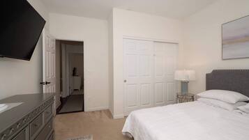 House, Multiple Beds, Kitchen | 3 bedrooms, individually decorated, individually furnished, free WiFi