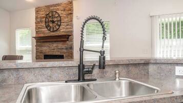 House, Multiple Beds, Kitchen | Interior