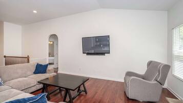 House, Multiple Beds, Kitchen | Living area | TV