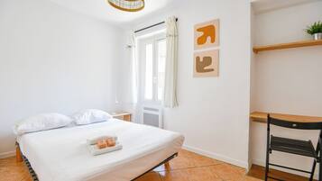 2 slaapkamers, een strijkplank/strijkijzer, wifi, beddengoed