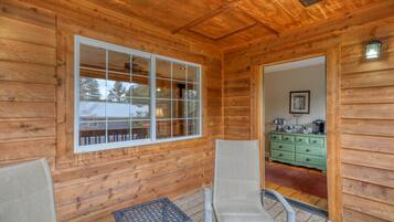 Cabin, Multiple Beds, Hot Tub, Mountain View | Property grounds