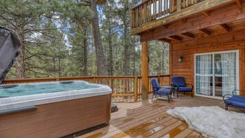 Cabin, Berbilang Katil, Hot Tub, Mountain View | Tab spa terbuka