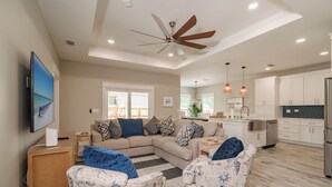 House, Multiple Beds, Kitchen, Garden View | Living area