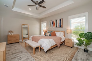 Casa, várias camas, cozinha, vista para o jardim | 4 quartos, individualmente decorados, individualmente mobiliados