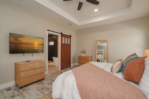 4 bedrooms, individually decorated, individually furnished, free WiFi - Vacay Vibes (Panama City Beach)