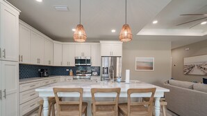 House, Multiple Beds, Kitchen, Garden View | Dining