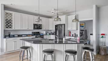 House, Multiple Beds, Patio, Garden View (Villages at Five Points Serenity) | Private kitchen | Fridge, microwave, oven, stovetop