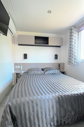 3 slaapkamers, een strijkplank/strijkijzer, wifi