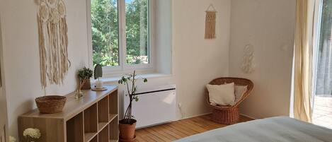 4 Schlafzimmer, Schreibtisch, Bügeleisen/Bügelbrett, Reisekinderbett