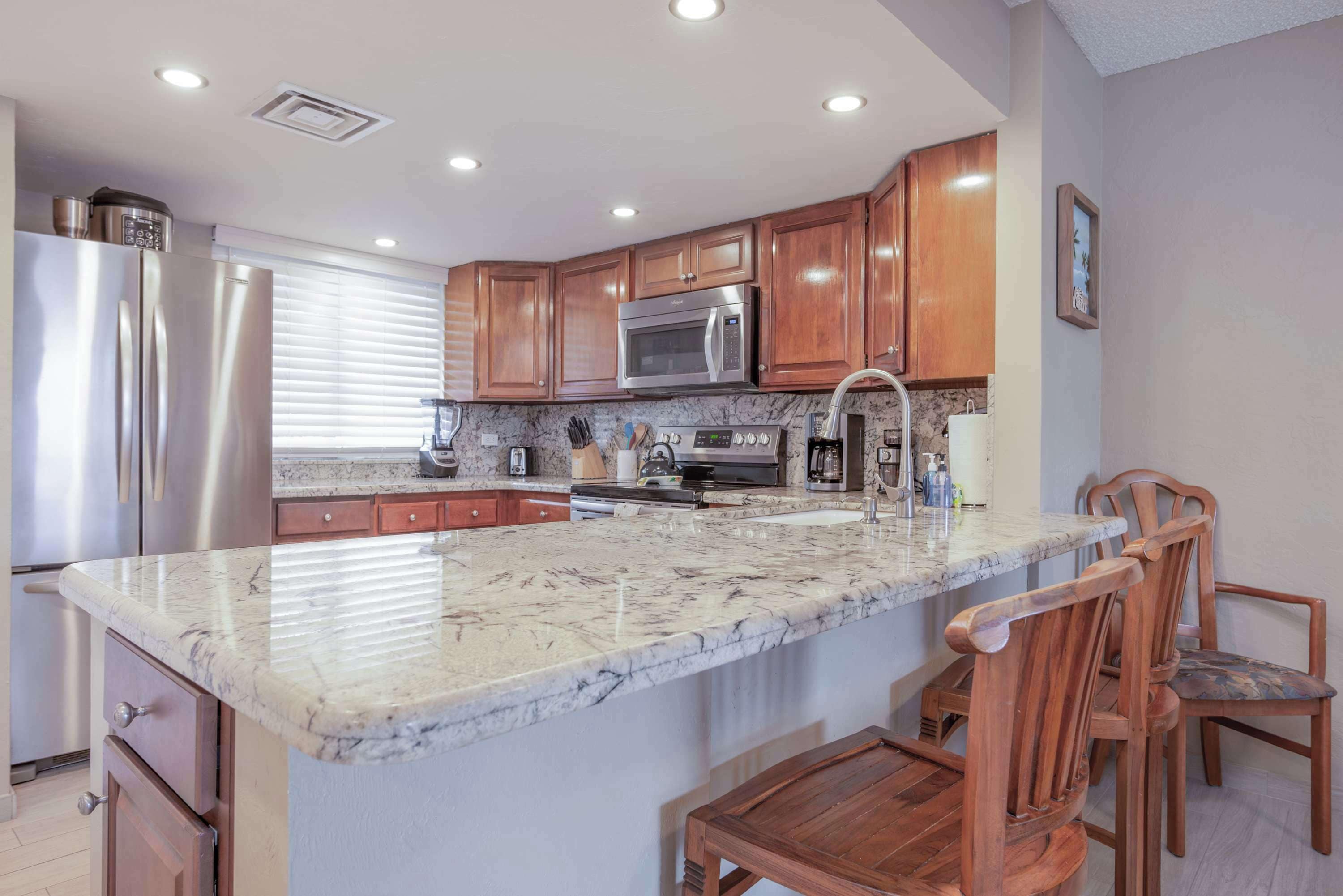 Leilighet, flere senger, balkong, bassengutsikt (Hale Kunu) | Eget kjøkken | Kjøleskap, mikrobølgeovn, ovn og kokeplater