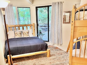 2 bedrooms, individually decorated, individually furnished, desk - Windmill Cottage at Abbey Springs Near Lake & Shops! (Fontana)