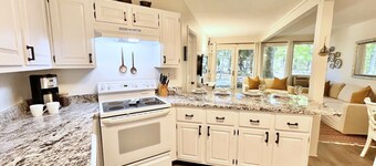 Windmill Cottage at Abbey Springs Near Lake & Shops!