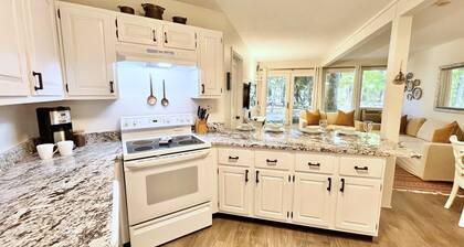 Windmill Cottage at Abbey Springs Near Lake & Shops!