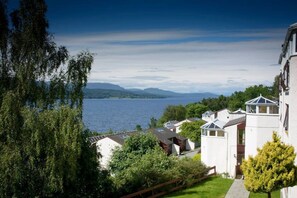 House, Smoking - Loch Rannoch Highland Club Otter Lodge 05 (Pitlochry)