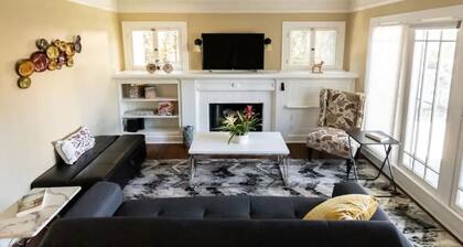 Updated 2BR House in Glendale With Private Fenced Yard Parking p2