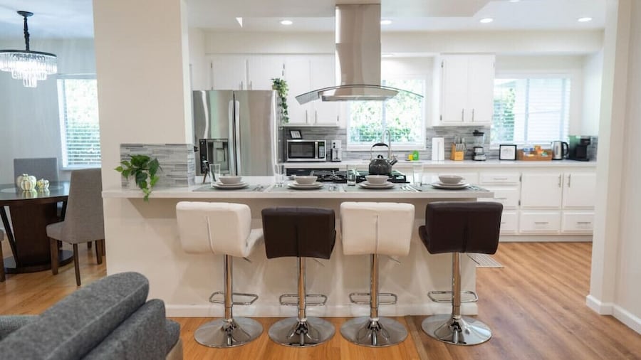 Disneyland Renovated 3BR Fullerton House w Garage Fenced Yard p56