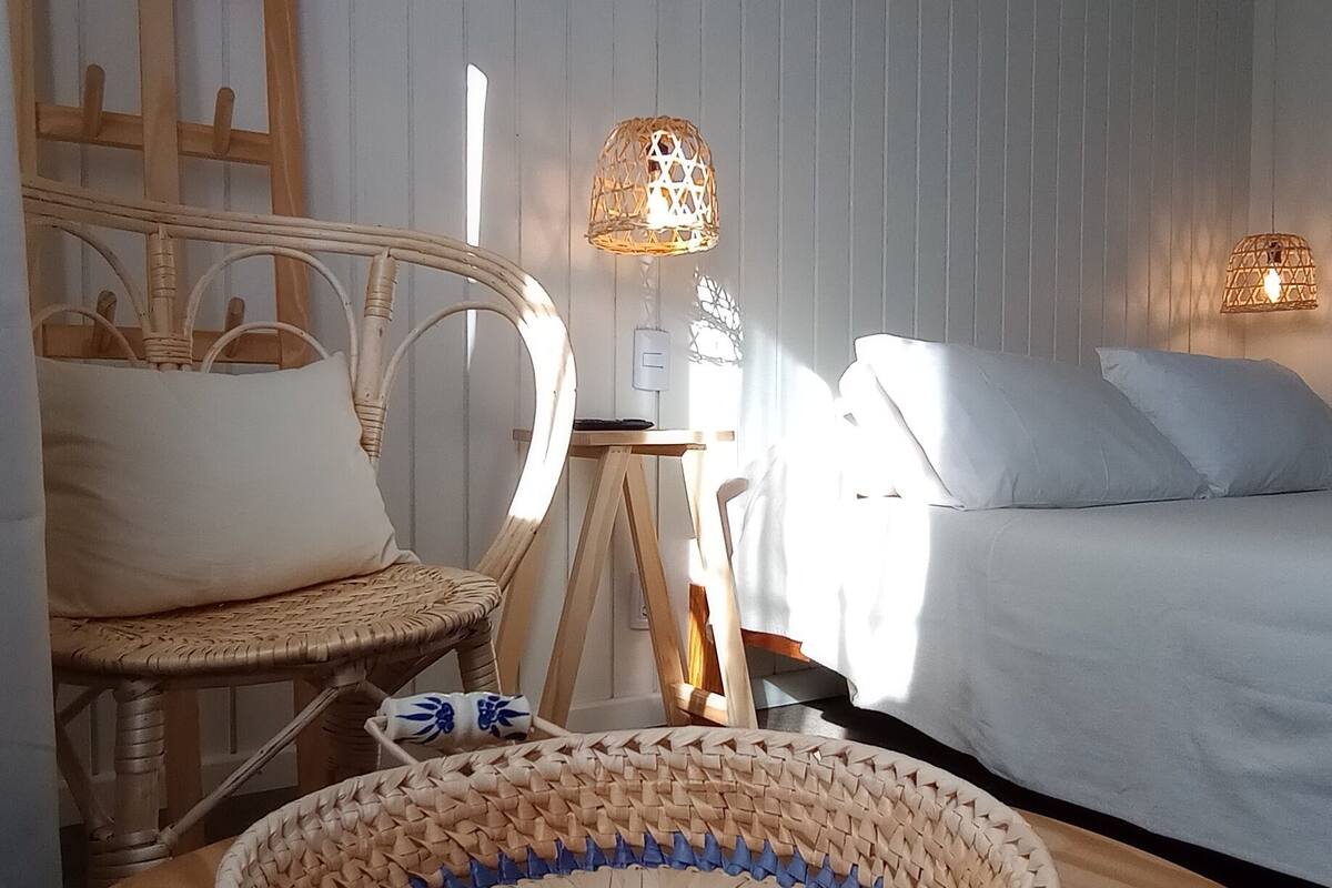 Eenvoudige kamer | 1 slaapkamer, een bureau, een laptopwerkplek, gratis wifi