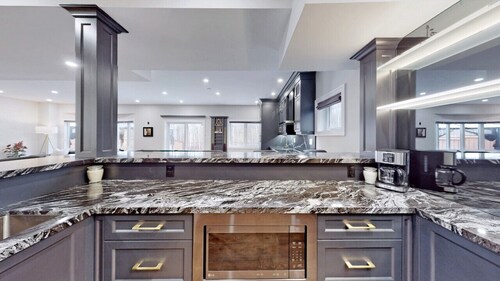 Family Modern Walkout Basement w Sauna Ski Resort 30min