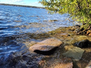 Room - Rustic Pines Waterfront Cottage Clear Water (Kawartha Lakes)