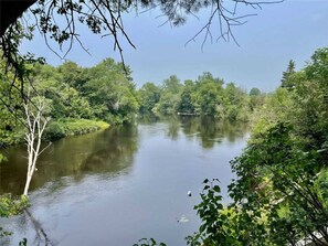 Room - Whispering Pines Riverside Getaway (Kawartha Lakes)