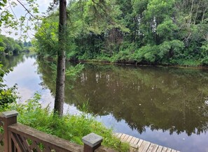 Room - Whispering Pines Riverside Getaway (Kawartha Lakes)