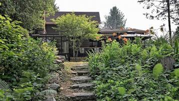 4 عدّة غرف نوم