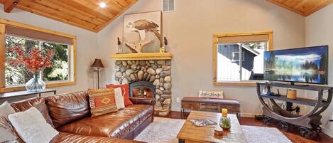 House, Multiple Beds, Balcony, Mountain View (Luxury Tahoe Chalet) | Living area | 42-inch flat-screen TV with digital channels, fireplace