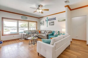 Smart-TV, fotballspill og bøker