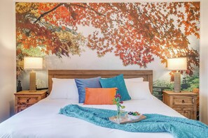 4 bedrooms, desk, free WiFi, bed sheets