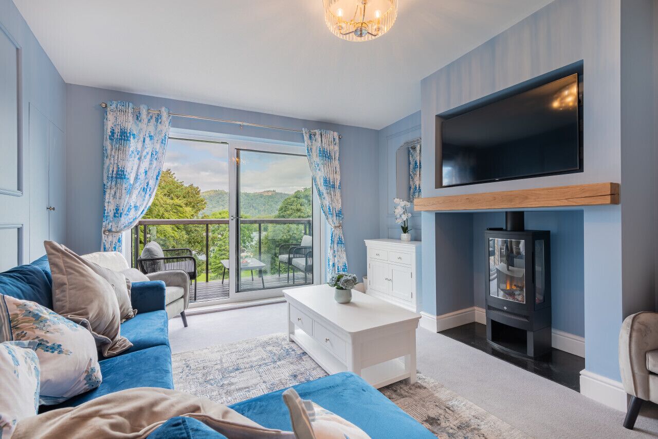 House | 4 bedrooms, desk