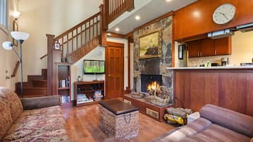 Townhome, Multiple Beds, Balcony, Mountain View (Getaway in Tahoe City) | Living area | 42-inch flat-screen TV with digital channels, fireplace