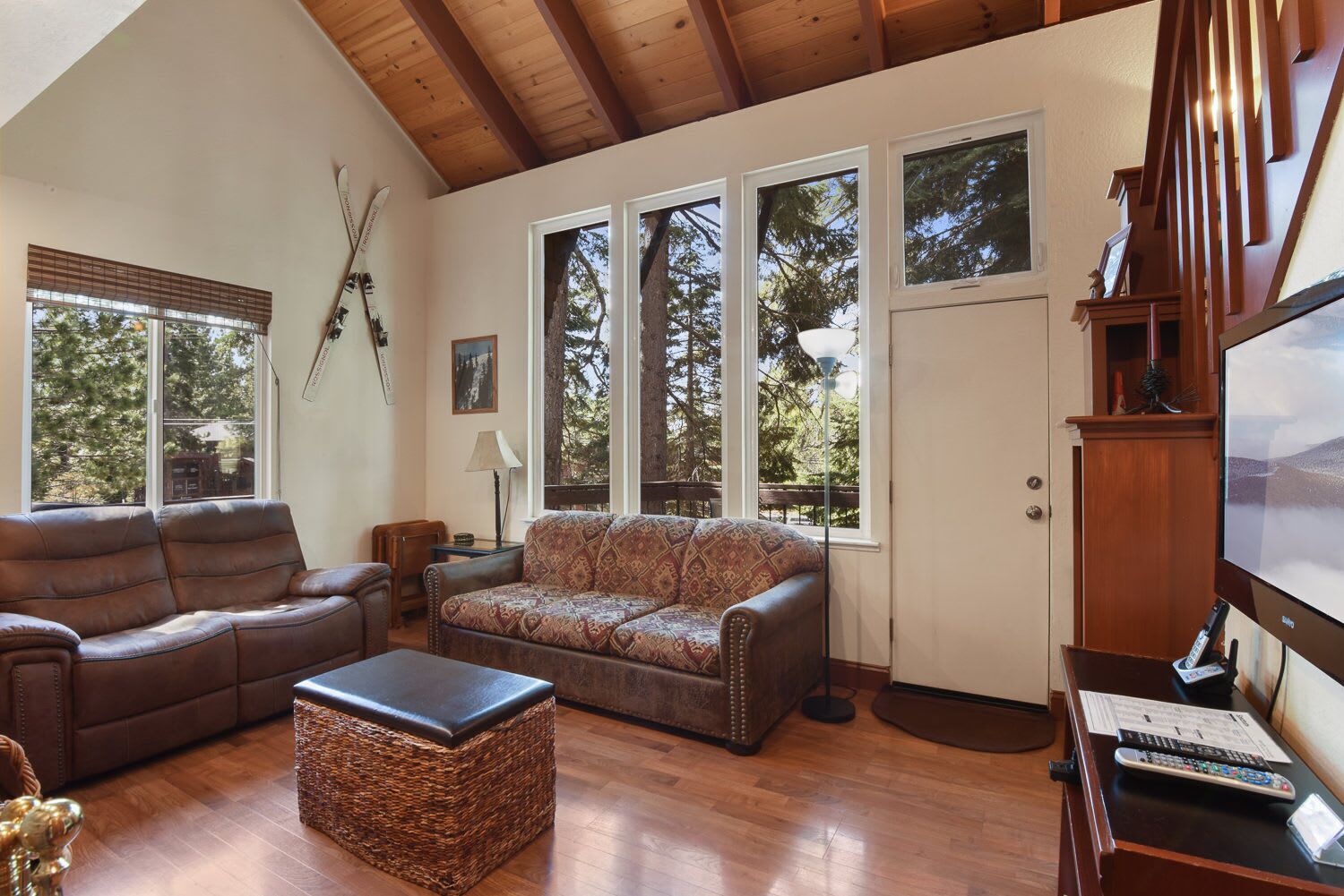 Townhome, Multiple Beds, Balcony, Mountain View (Getaway in Tahoe City) | Living area | 42-inch flat-screen TV with digital channels, fireplace