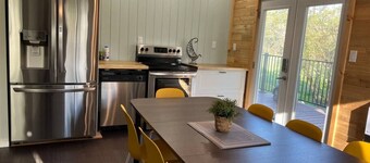 Family Friendly Cottage Walking Distance to Lions Head Beach