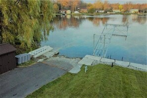 Apartment | 4 bedrooms - Chemong Lake Cottage w Private Boat Launch (Selwyn)